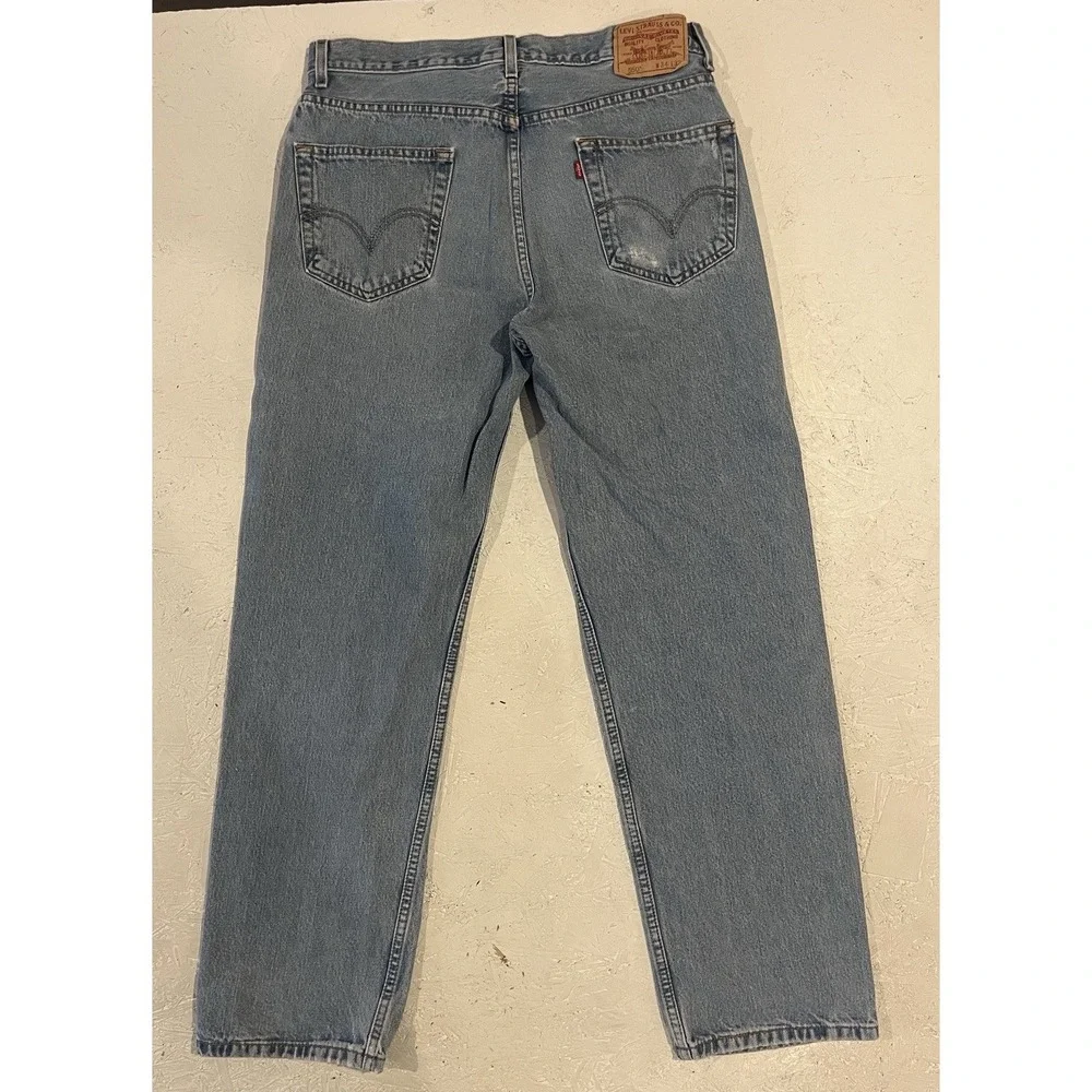 Vintage Levi's 550 Relaxed Fit Jeans Men's Size 34x32 Blue Denim Light‎ Wash